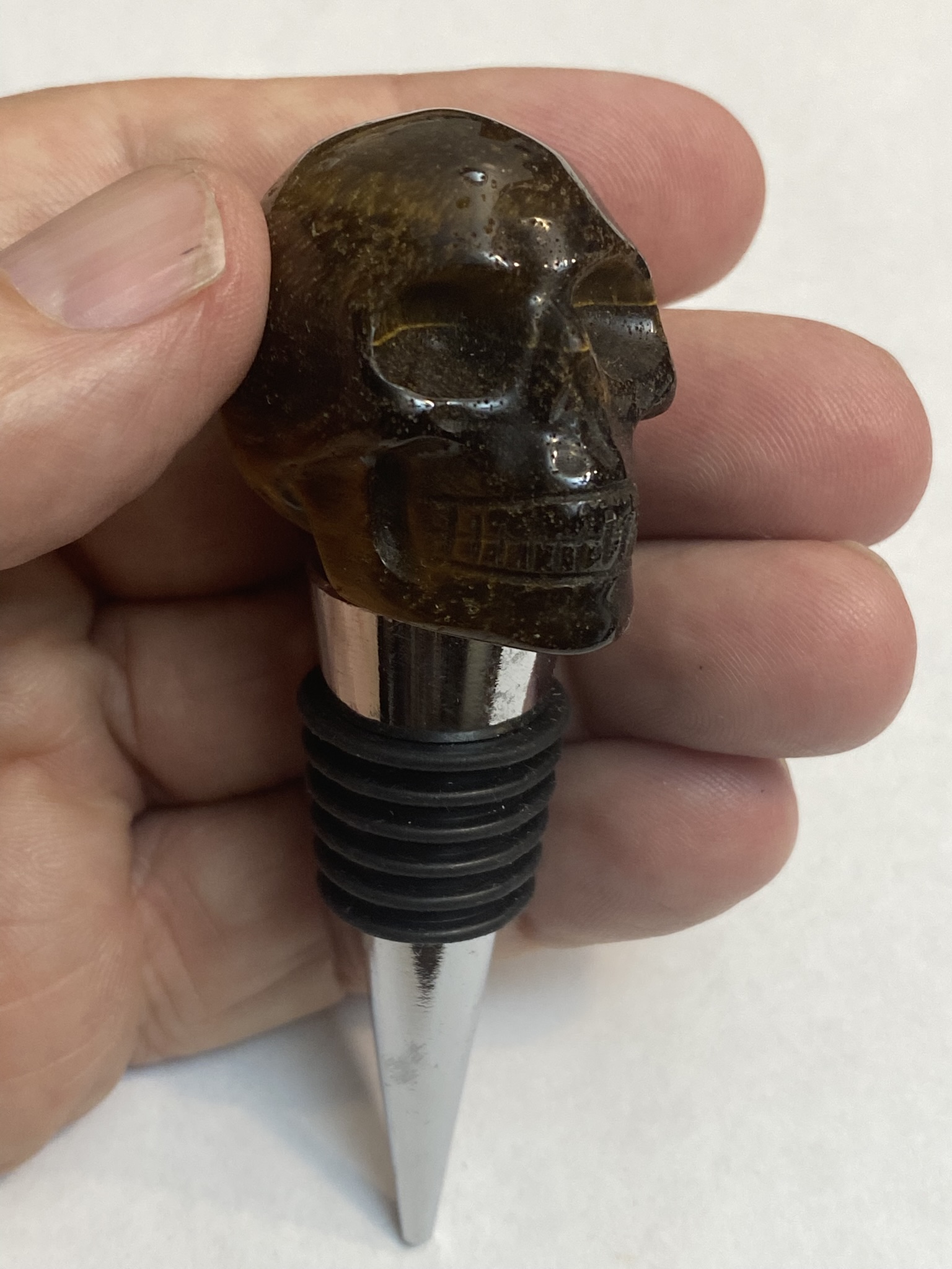 Skull wine stopper
