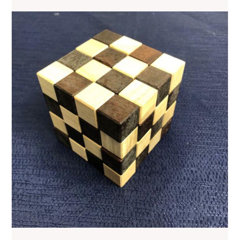 Snake King 4x4x4 large beveled edges
