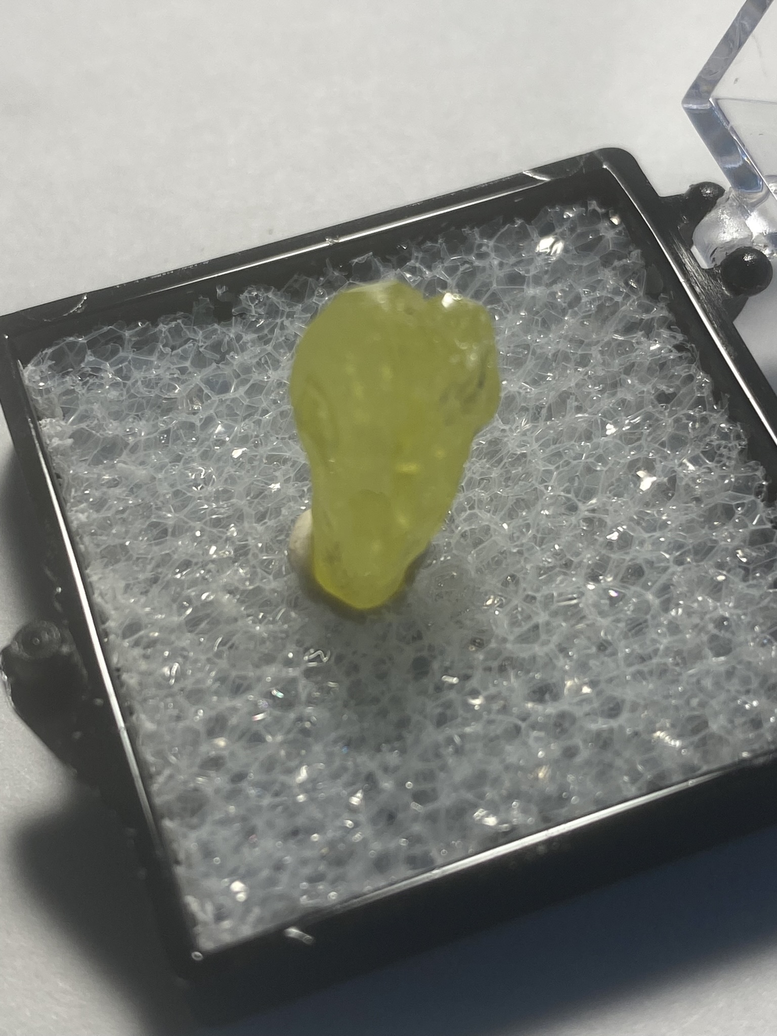 Sulphur Crystal Thumbnail